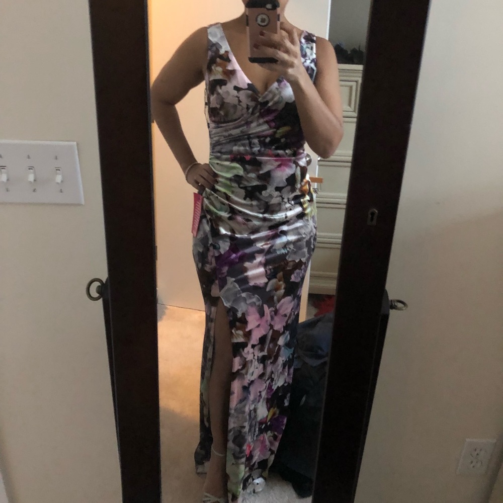 Floral evening gown- Adrianna Papell size 4